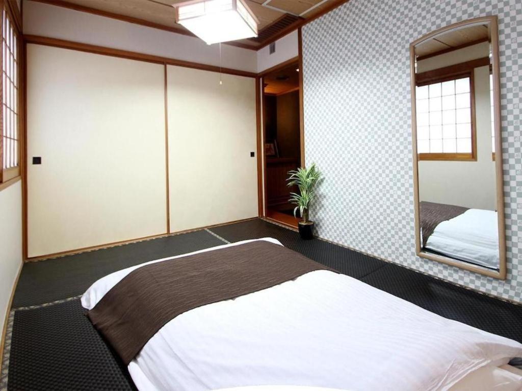 Hotel Livemax Budget Naha Tomarikou Bagian luar foto