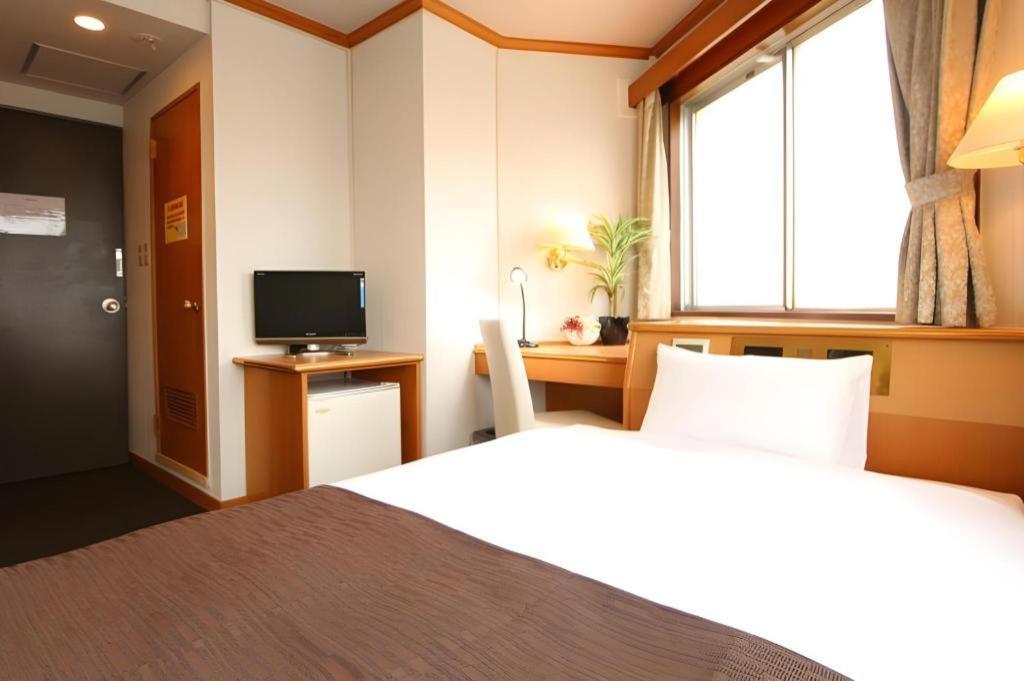 Hotel Livemax Budget Naha Tomarikou Bagian luar foto