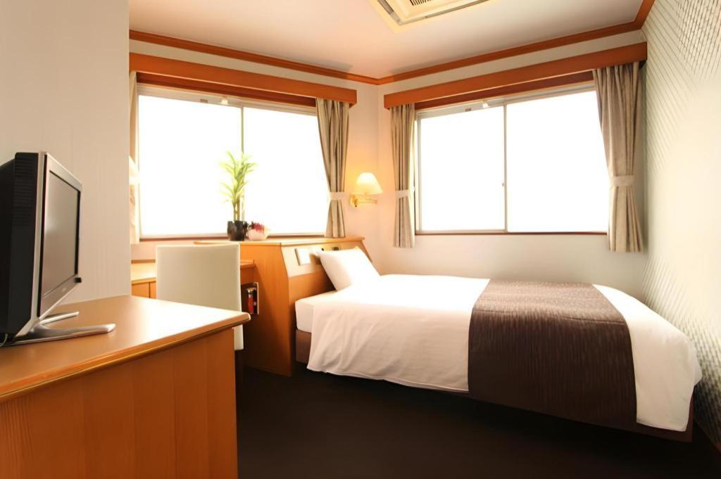 Hotel Livemax Budget Naha Tomarikou Bagian luar foto
