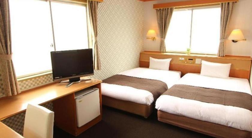 Hotel Livemax Budget Naha Tomarikou Bagian luar foto