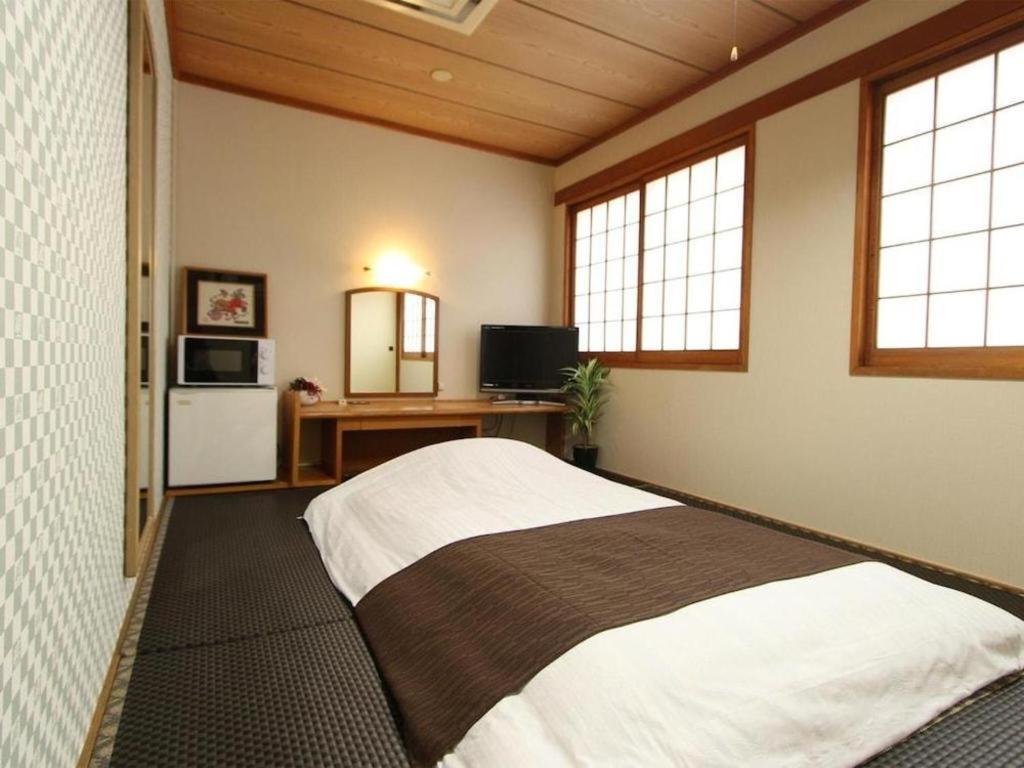 Hotel Livemax Budget Naha Tomarikou Bagian luar foto