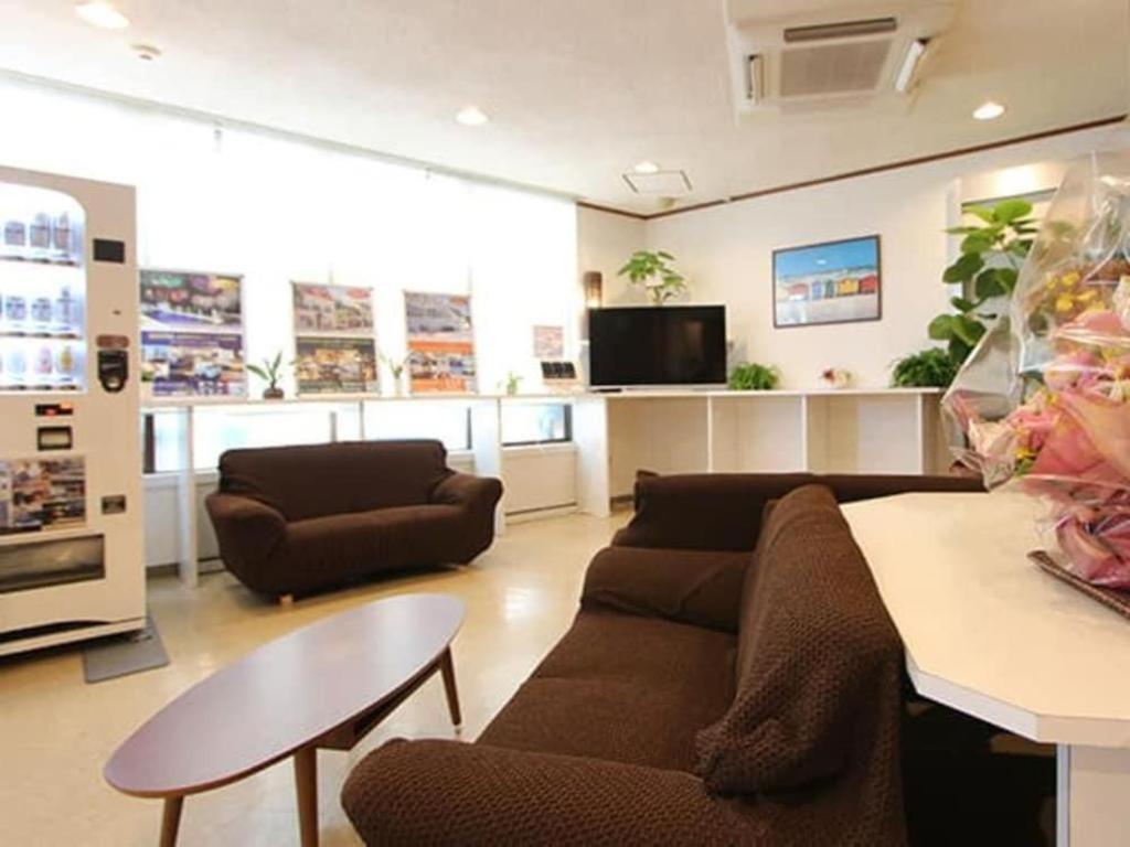 Hotel Livemax Budget Naha Tomarikou Bagian luar foto